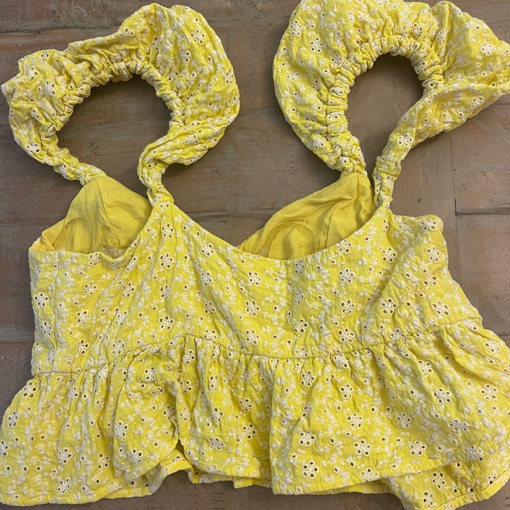 Cropped cute button up top size medium.